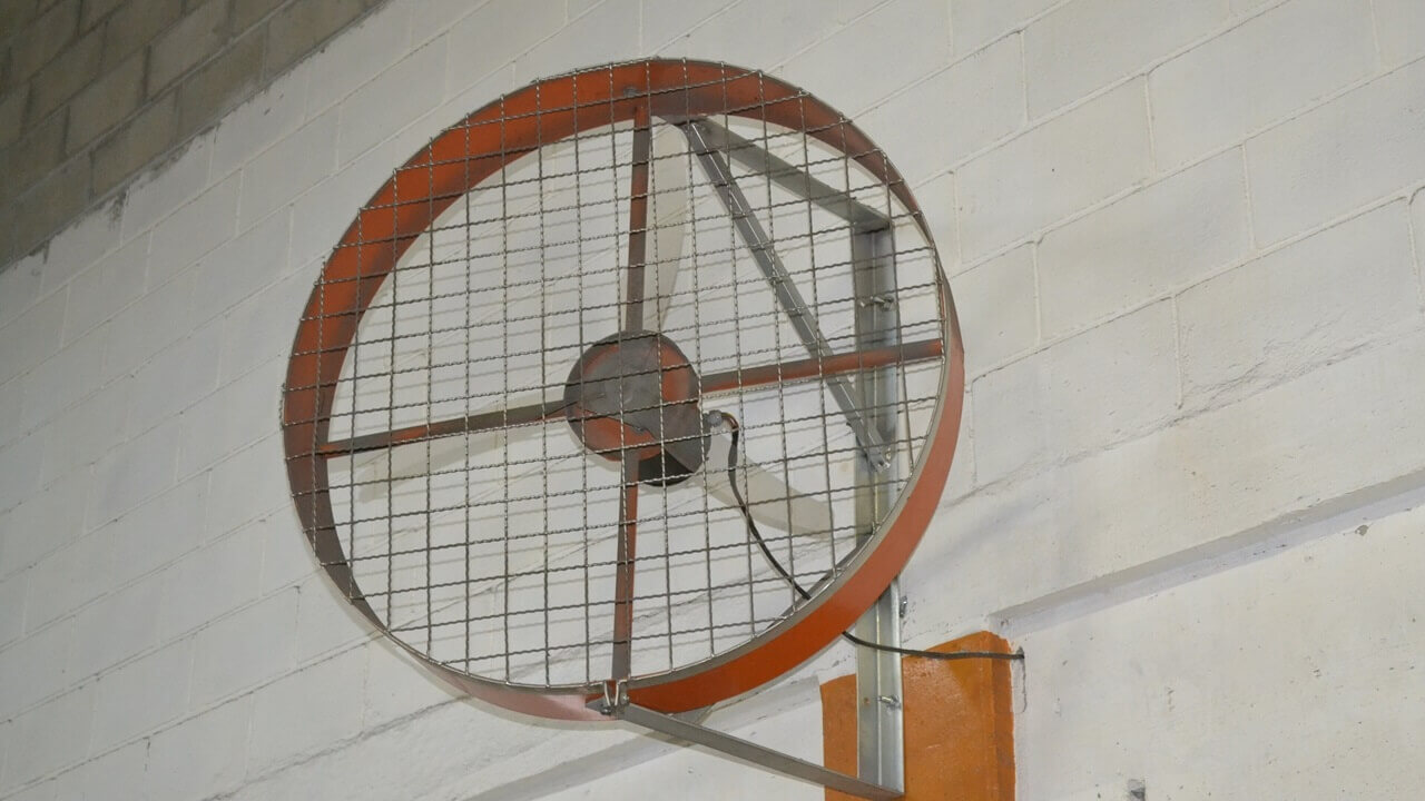 Ventilador de Parede com Alta Potência Ventilador de Parede com Alta Potência